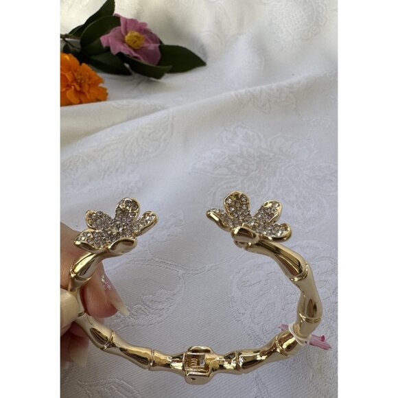 Lilly Pulitzer Flower Cuff Bracelet Gold-tone Rhinestone Hinged Bracelet NWT - Picture 7 of 16